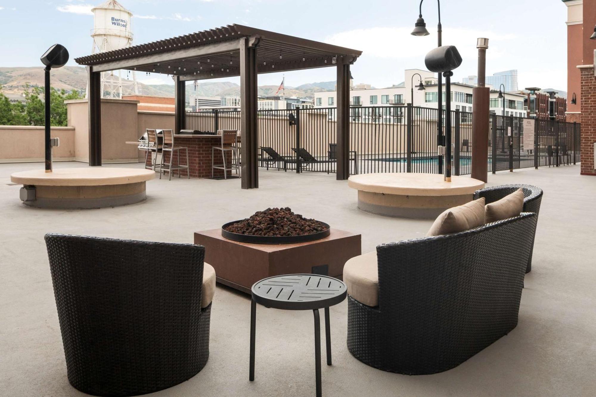 Homewood Suites By Hilton Salt Lake City Downtown Exterior photo